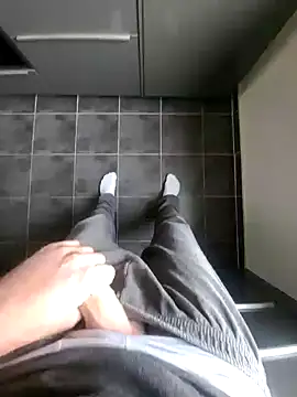 rezzzze online show from November 13, 11:36 am