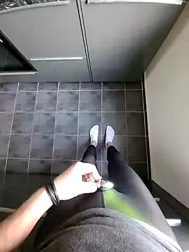 rezzzze online show from November 8, 11:58 am