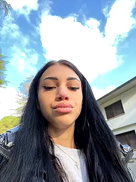 Snapshot of ilariea_girl chatting on October 15, 7:16 am ilariea girl online show from October 15, 7:16 am