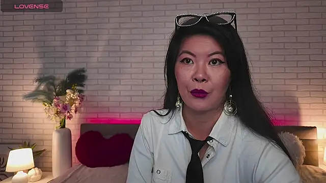BeckySunday online show from October 14, 6:03 am