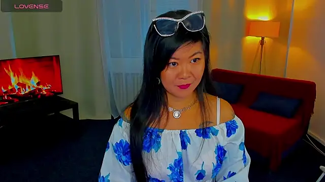 BeckySunday online show from October 4, 6:04 am