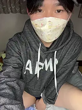 Snapshot of kumatan3434 chatting on January 7, 3:17 pm kumatan3434 online show from January 7, 3:17 pm