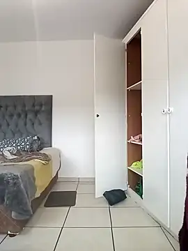 MissBubbles04 online show from October 18, 5:09 am