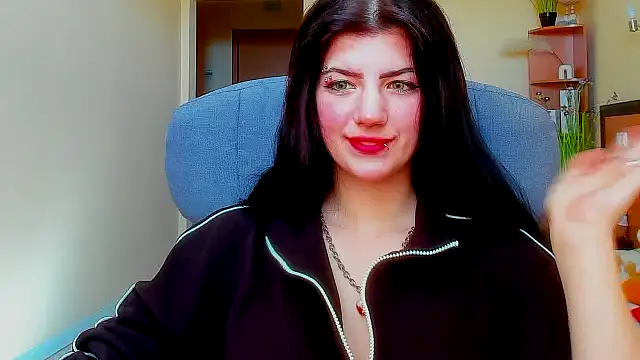 Snapshot of Miamoora chatting on October 14, 8:37 am Miamoora online show from October 14, 8:37 am