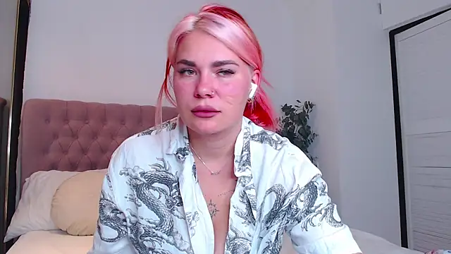 Snapshot of Naughty_kittyy1 chatting on October 14, 8:42 pm Naughty kittyy1 online show from October 14, 8:42 pm