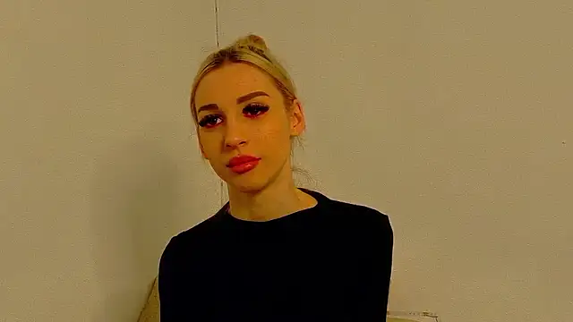 Sia a online show from January 11, 12:56 pm