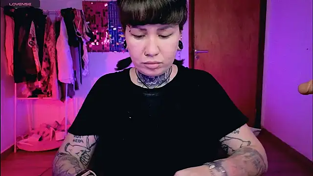 Senorita  Dakota online show from April 14, 9:53 pm