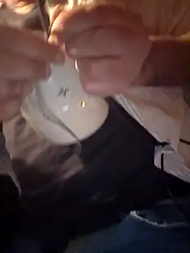 DeeBestEver online show from November 25, 8:14 am