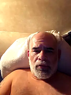 DeeBestEver online show from December 1, 2:40 pm