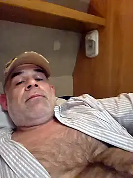 Snapshot of DeeBestEver chatting on October 11, 8:32 pm DeeBestEver online show from October 11, 8:32 pm
