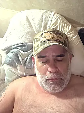 DeeBestEver online show from January 11, 6:15 pm