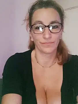 Fifi83Bell online show from November 26, 3:01 pm