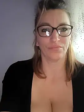 Fifi83Bell online show from February 13, 2:17 pm