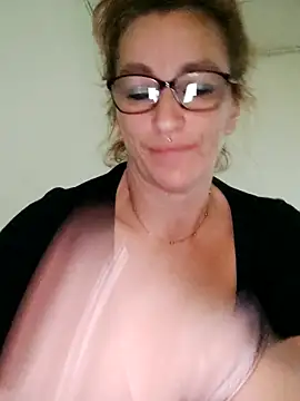 Fifi83Bell online show from November 8, 2:53 pm