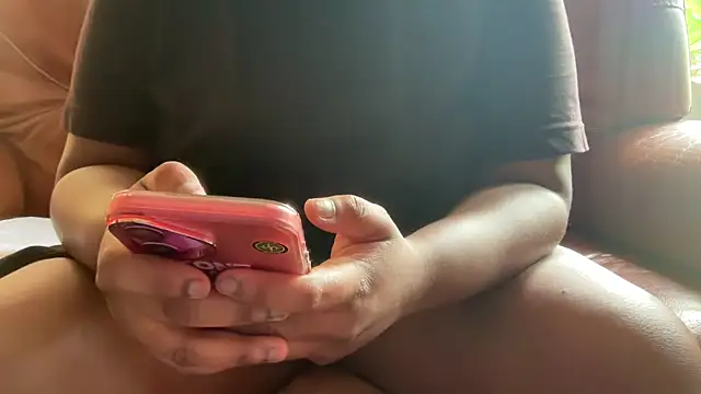 nanaisbackk online show from December 1, 8:26 am