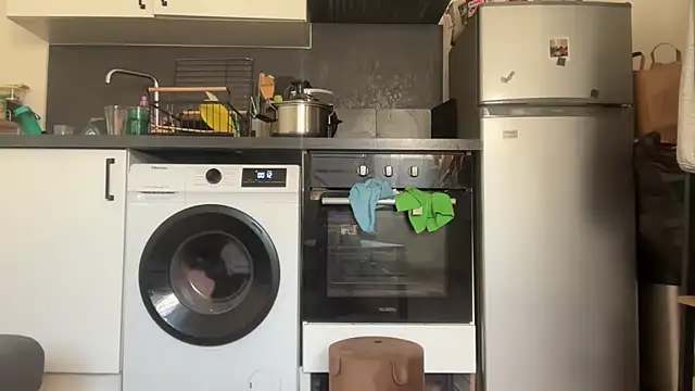 nanaisbackk online show from March 3, 8:21 am