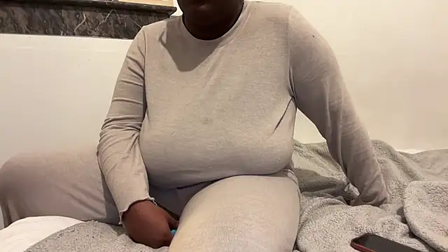 nanaisbackk online show from October 29, 9:03 pm