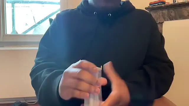 nanaisbackk online show from March 26, 5:44 pm