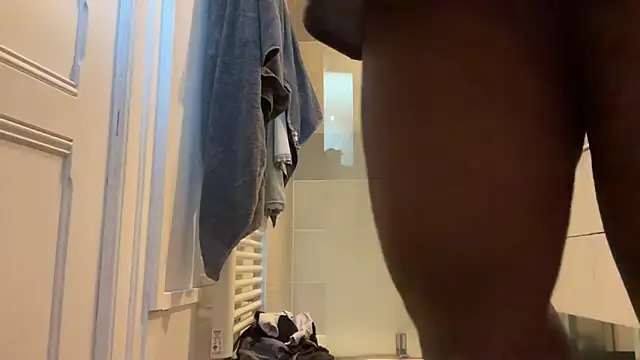 nanaisbackk online show from November 4, 8:07 am