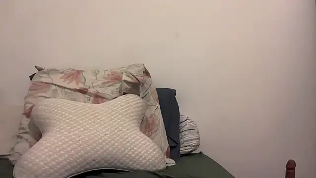 nanaisbackk online show from February 2, 11:48 pm