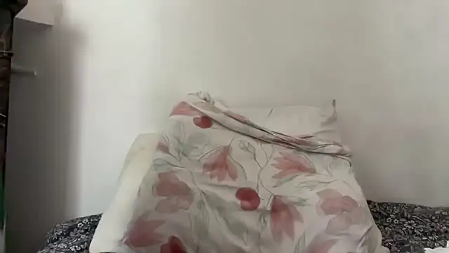 nanaisbackk online show from November 12, 9:13 am