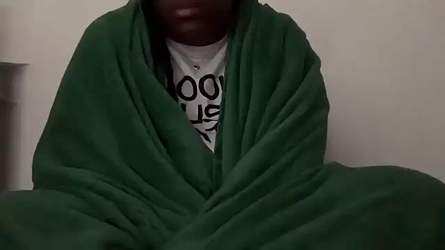 nanaisbackk online show from April 10, 9:00 pm