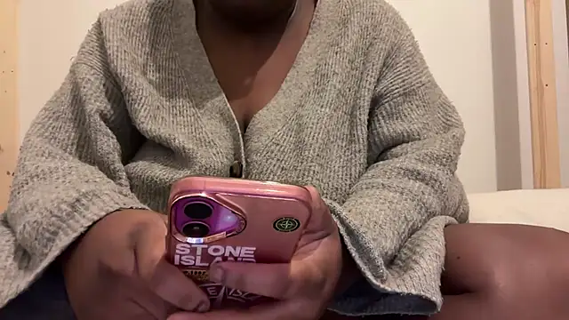 nanaisbackk online show from November 2, 9:36 am