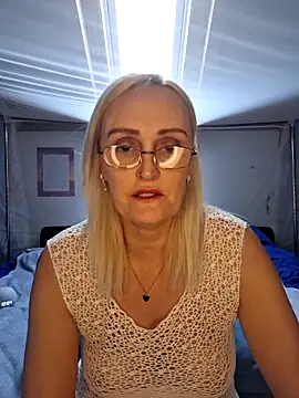 Jenny Blum online show from December 17, 11:04 am