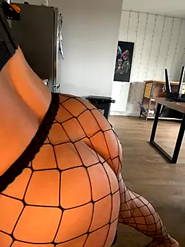 Snapshot of LaPetiteKim chatting on November 12, 12:42 pm LaPetiteKim online show from November 12, 12:42 pm