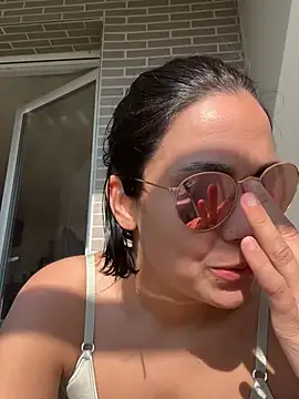 LaPetiteKim online show from March 20, 8:59 am