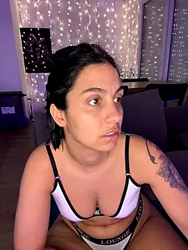 Snapshot of LaPetiteKim chatting on October 22, 7:46 pm LaPetiteKim online show from October 22, 7:46 pm