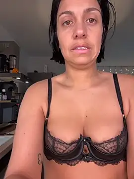 Snapshot of LaPetiteKim chatting on December 4, 8:57 am LaPetiteKim online show from December 4, 8:57 am