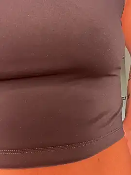 LaPetiteKim online show from April 16, 8:15 am