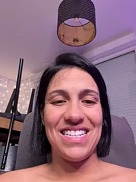 Snapshot of LaPetiteKim chatting on December 4, 9:03 pm LaPetiteKim online show from December 4, 9:03 pm