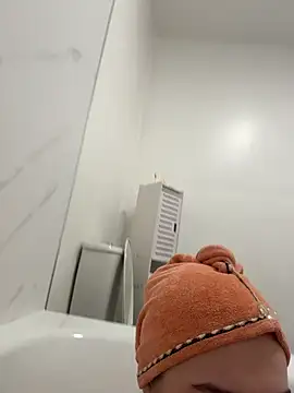 Victoria6989 online show from February 22, 8:10 pm