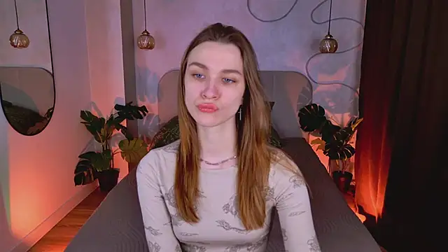 PollyMayer online show from March 31, 9:06 pm