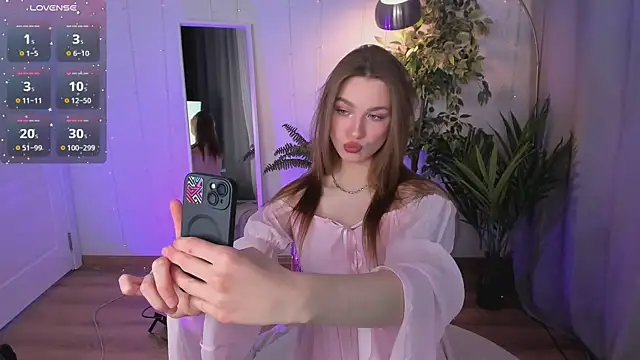 Snapshot of PollyMayer chatting on February 22, 9:38 pm PollyMayer online show from February 22, 9:38 pm