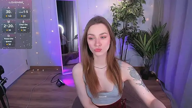 Snapshot of PollyMayer chatting on February 24, 8:53 pm PollyMayer online show from February 24, 8:53 pm