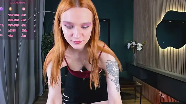 Snapshot of PollyMayer chatting on May 26, 9:02 pm PollyMayer online show from May 26, 9:02 pm
