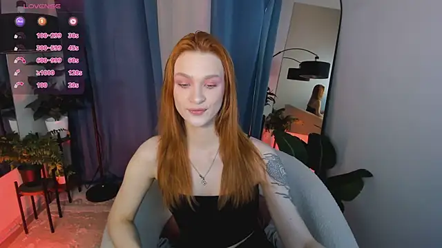Snapshot of PollyMayer chatting on May 15, 8:51 pm PollyMayer online show from May 15, 8:51 pm