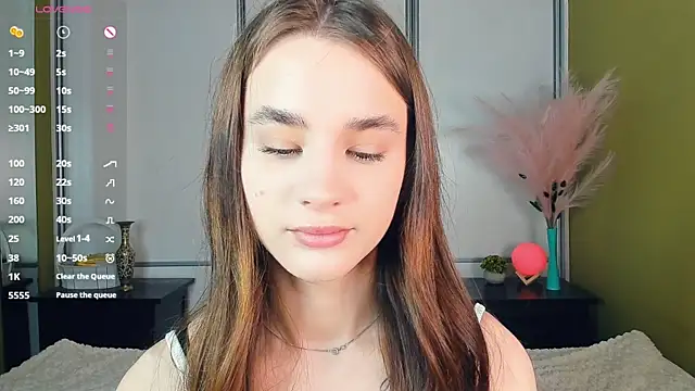 JinnyMcie online show from April 3, 11:38 am