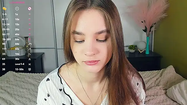 JinnyMcie online show from April 12, 7:22 am