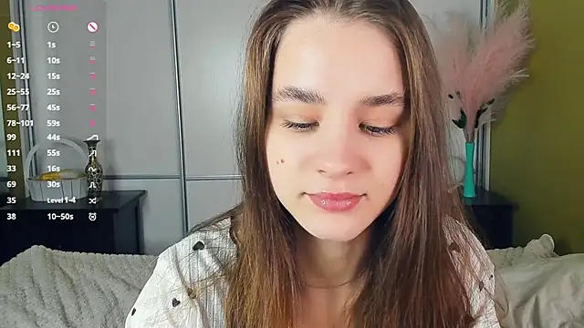 JinnyMcie online show from April 13, 7:23 am