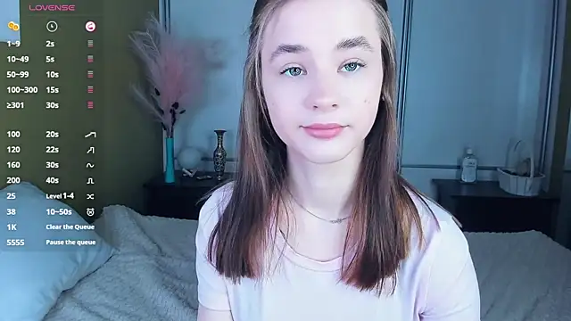 JinnyMcie online show from March 18, 8:06 am