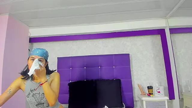 LeaMoreau22 online show from November 22, 12:37 pm