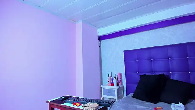 LeaMoreau22 online show from November 29, 12:27 pm