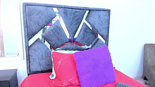 mia fox4 online show from December 1, 12:39 pm