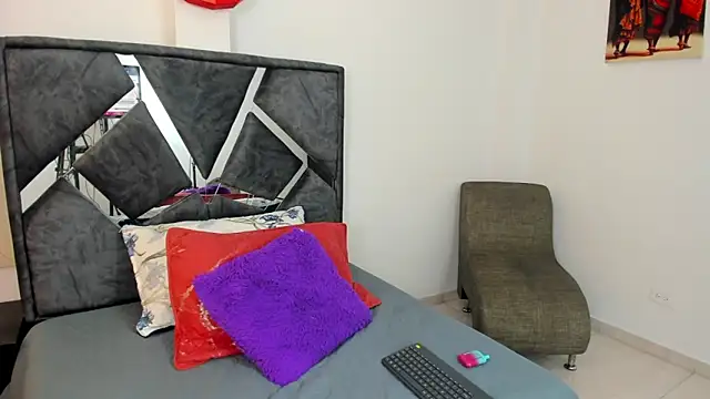 mia fox4 online show from November 15, 12:42 pm