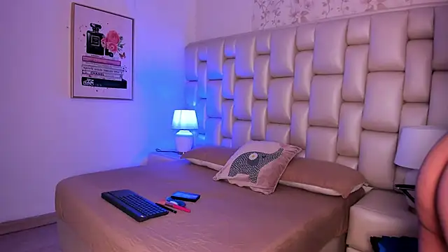 Peyton louise online show from November 9, 12:20 pm