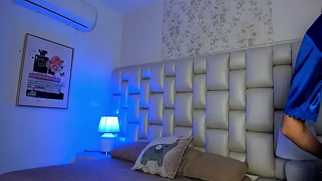 Peyton louise online show from November 12, 11:58 am